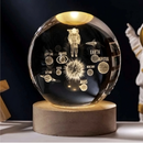 ✨ Luminária Cristal de Mesa Sistema Solar Saturno LED Base Madeira Enfeite Decorativo