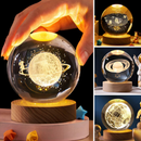 Luminária Cristal de Mesa Sistema Solar Saturno Lua Galáxia LED Base Madeira Enfeite Decorativo Casa